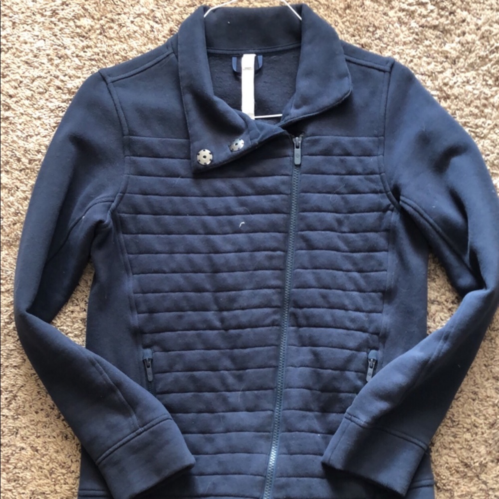 Lululemon size 6
